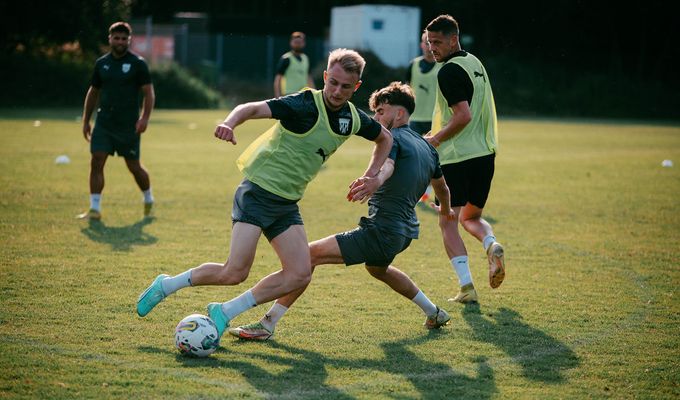 Trainingsbetrieb der Profis in Aalten