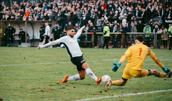 Remis in spektakulärer Partie: 1. FC Bocholt gegen 1. FC Köln endet 2:2