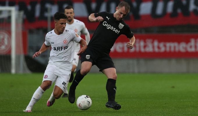 Trotz 0:2 - FCB verkauft sich gut bei RWE